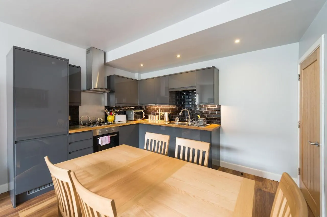 Royal Mile Modern Apartment Edinburgh