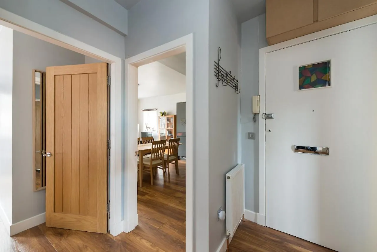 Royal Mile Modern Apartment Edinburgh