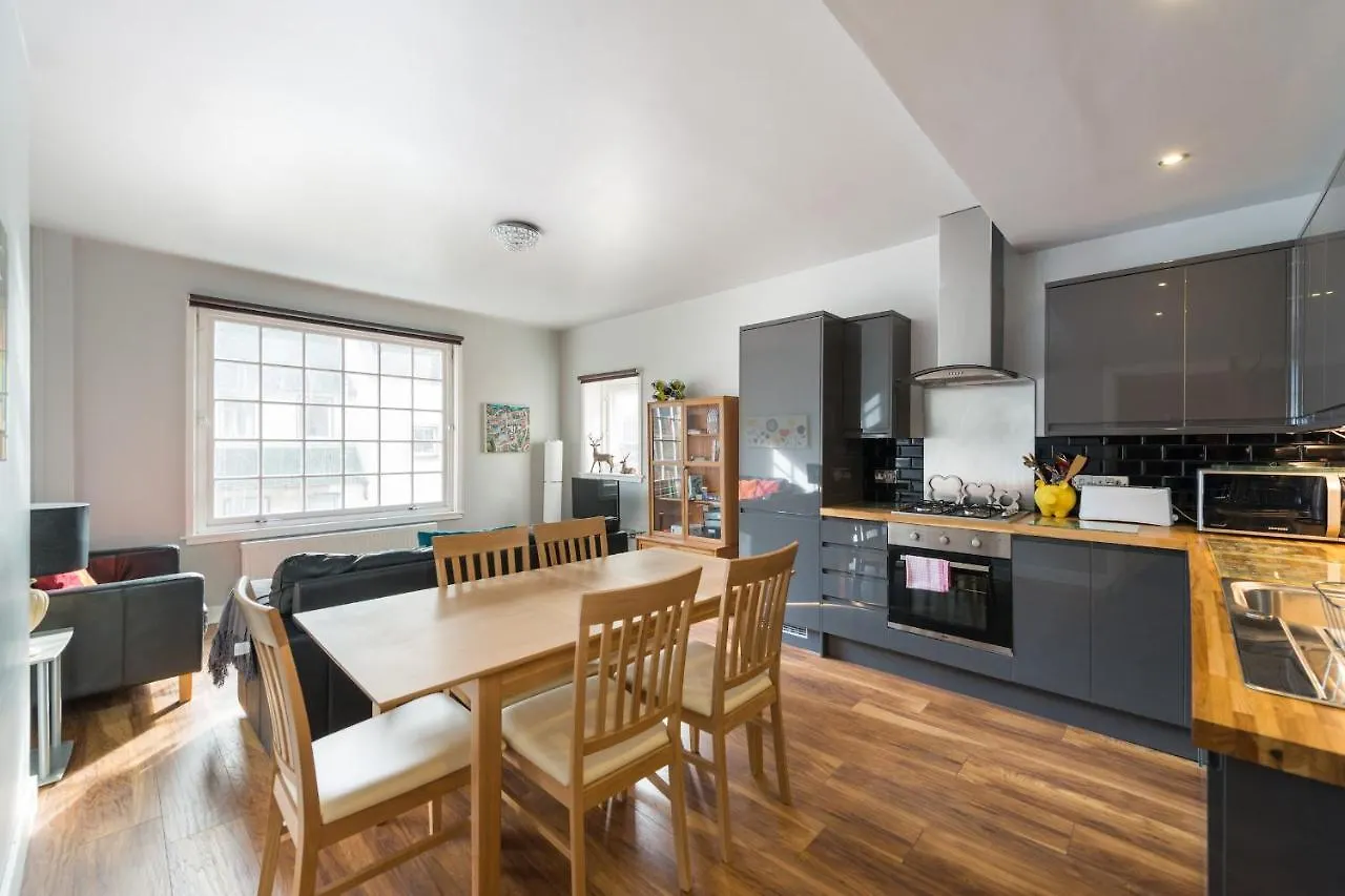 Royal Mile Modern Apartment Edinburgh