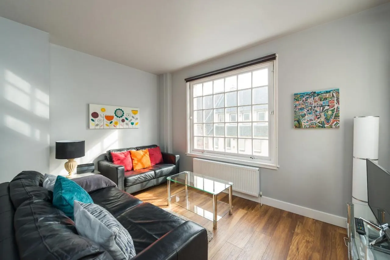 Royal Mile Modern Apartment Edinburgh 0*,